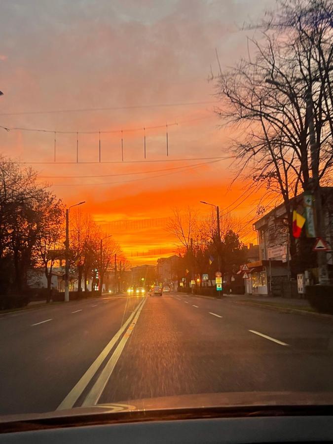 Discret Apartament One Targoviste Bagian luar foto